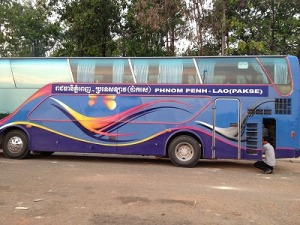 カンボジア　長距離バス